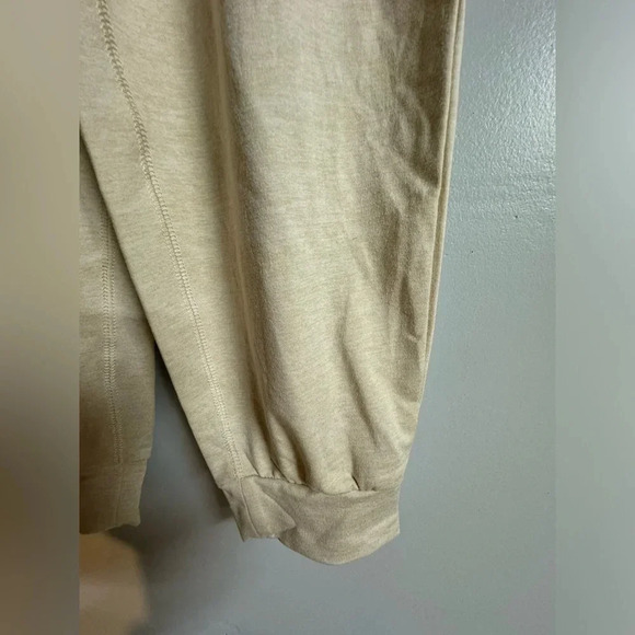 Feat BlanketBlend Move Joggers in Heather Oat Milk size small cream sweat pants - Picture 9 of 10